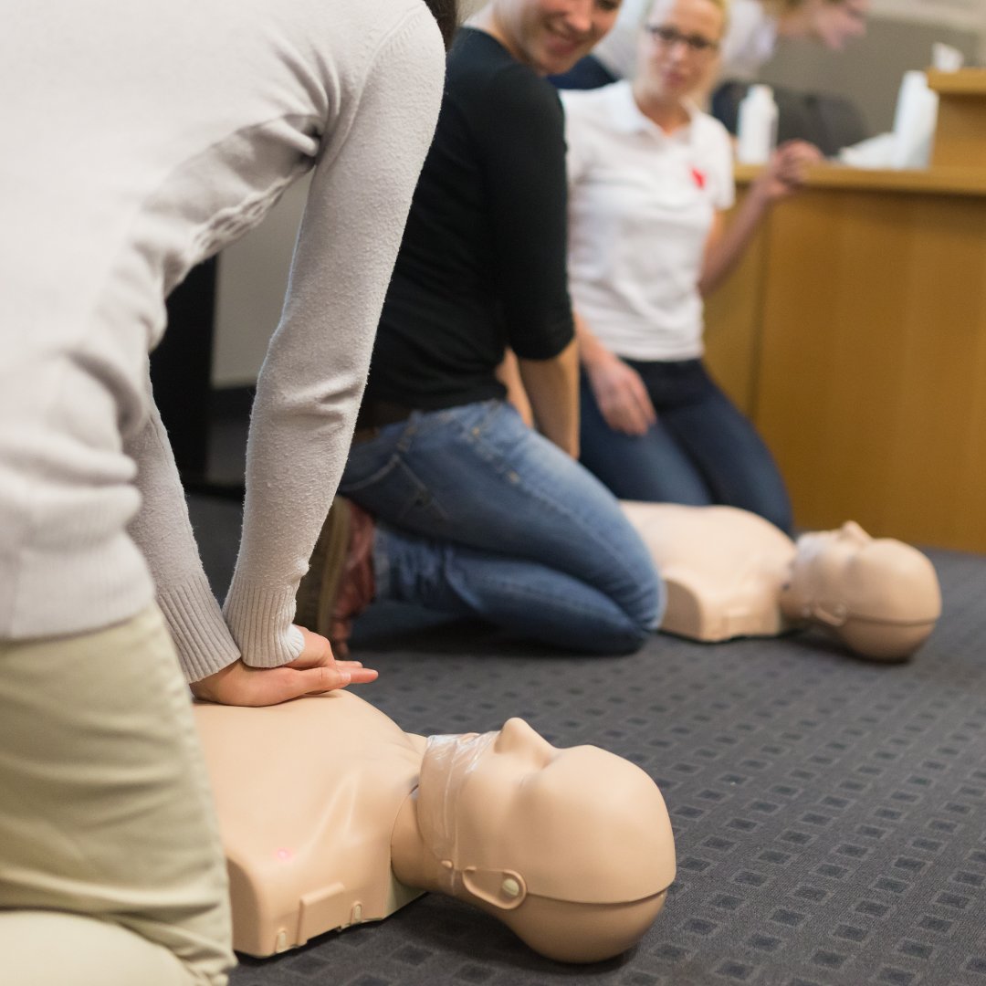 SLS_CPR's tweet image. Did you know? We offer offsite training sessions! Whether you're a business, school, or community group, we can bring our expert instructors to you for a convenient and life-saving training experience. Get in touch with us today to schedule a session.