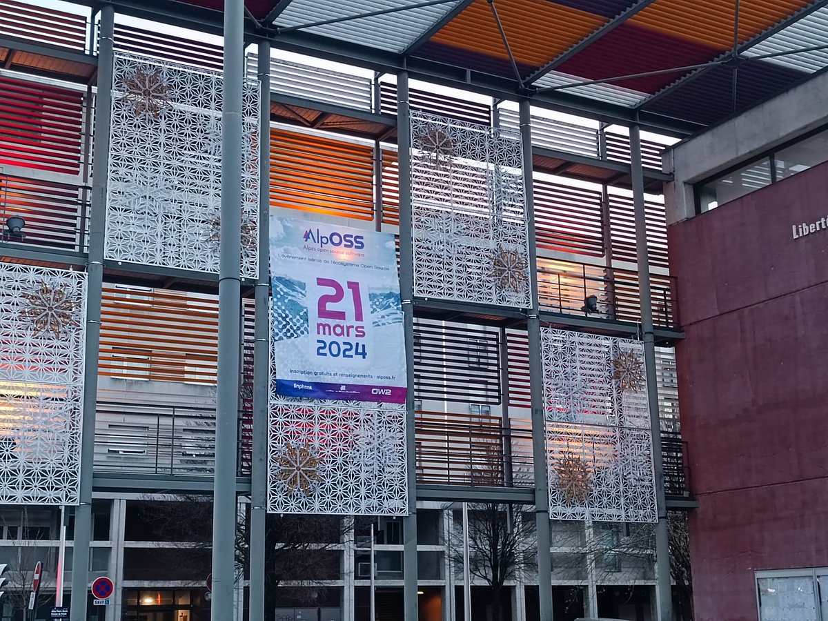 Arawa_fr's tweet photo. 📢 #AlpOSS, c'est déjà fini ! Des libristes en pagaille, de très belles rencontres et retrouvailles, des interventions intéressantes et inspirantes ... c'était formidable ! Bravo et merci aux organisateurs 🙏 https://t.co/fZTwc1pK3V