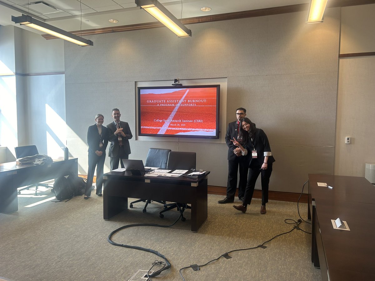 Liz Taylor tweet media