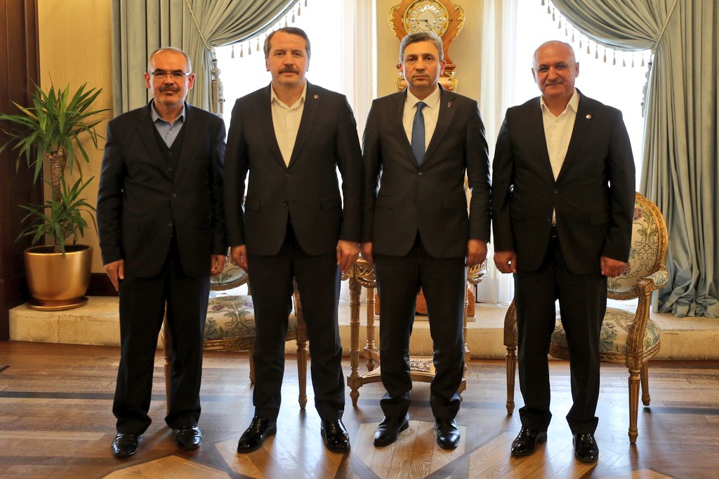 Sendikal çalışmalar kapsamında Antalya'da bulunan Genel Başkanımız @_aliyalcin_ , Vali Hulusi Şahin'i makamında ziyaret etti. @hulusisahin61 | @AntalyaValilik