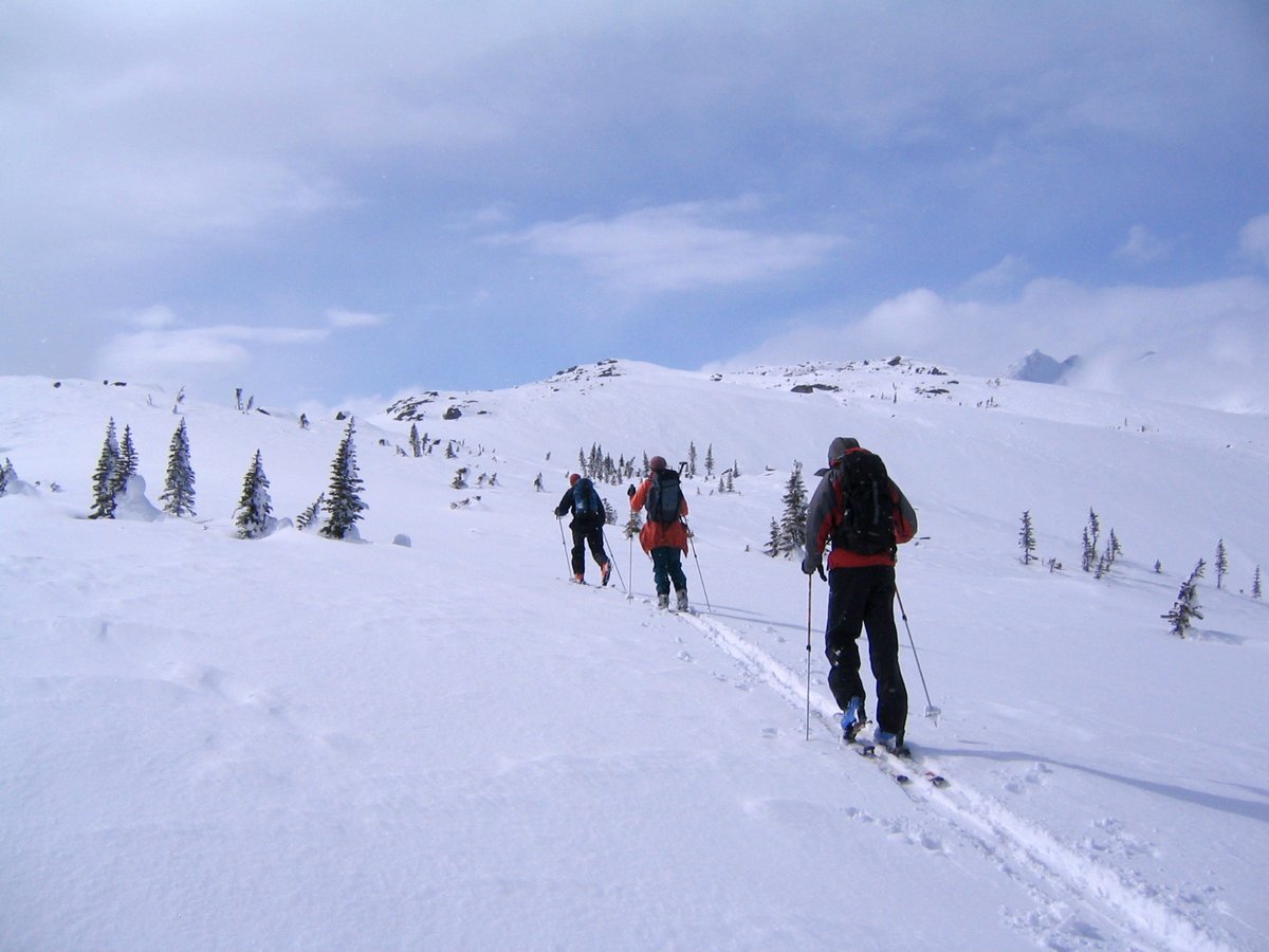 It's a Non-Motorized Weekend at Chilkoot Trail National Historic Site, designated for non-motorized activities like cross-country skiing, snowshoeing, and back-country skiing and snowboarding! See the 2024 Non-Motorized Weekend schedule here: ow.ly/ATjq50QZ0je