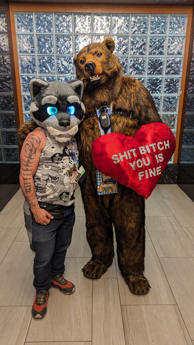 TrashAzmo's tweet photo. @horriblebearok towers over me In true bear fashion. https://t.co/3zSDZdHvWq