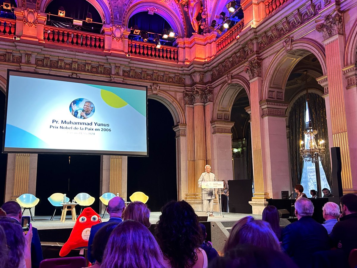 ESS France présente à l’Hôtel de Ville pour la soirée #ESSenJeux pour témoigner de la place de l’ESS au sein des #JEUX de #Paris2024. Accueil par la Maire de Paris @Anne_Hidalgo et interventions du Professeur @Yunus_Centre, Marc Guillaume @jsaddierESS et Étienne Thobois.