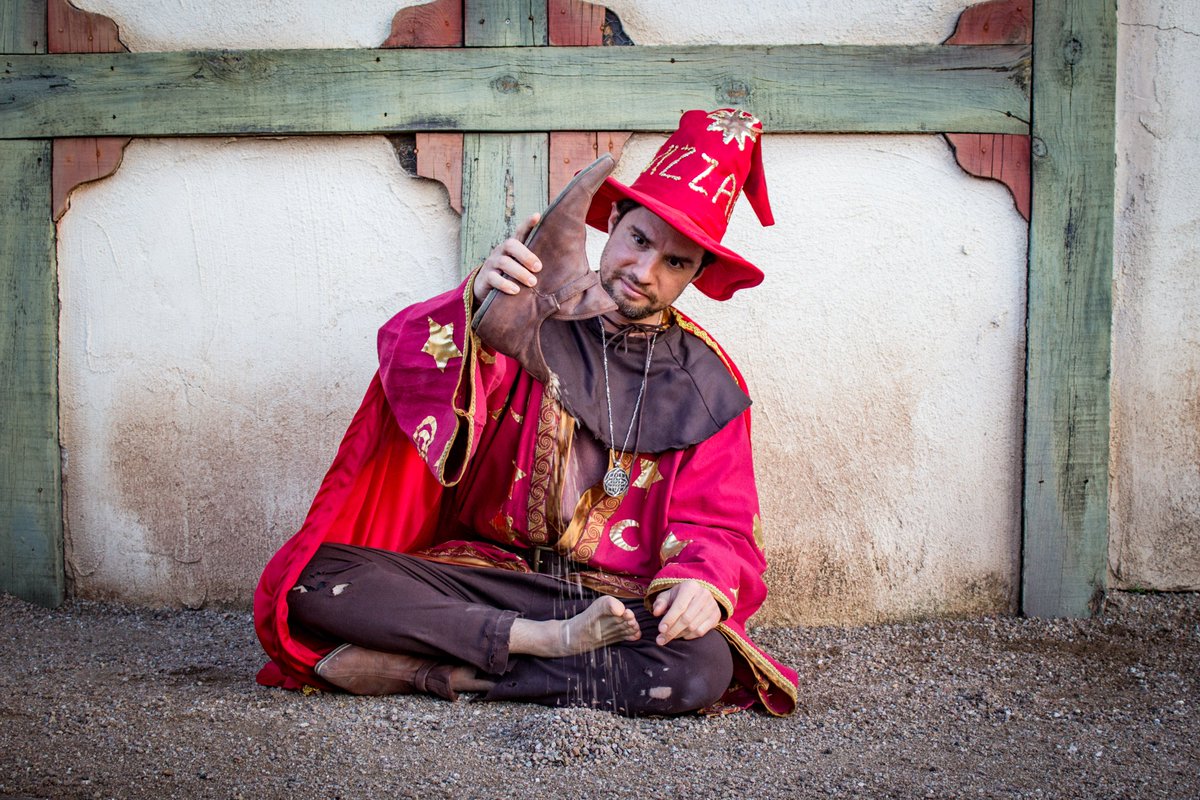 JZBelexes's tweet photo. I spent my birthday at the Renaissance Festival cosplaying Rincewind from the Discworld novels. As one does. #AZRenFest https://t.co/rIjtbjBsC7