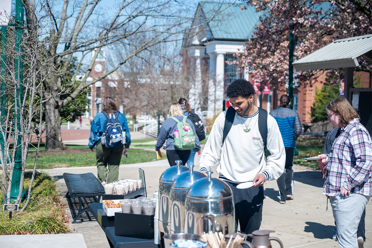 Transylvania University (@transy) on Twitter photo Transylvania students enjoyed a Campus Coffee hosted by <a href="/bamco/">Bon Appétit Mgt Co.</a> today in Alumni Plaza. 🌸☕ Transylvania students enjoyed a Campus Coffee hosted by <a href="/bamco/">Bon Appétit Mgt Co.</a> today in Alumni Plaza. 🌸☕