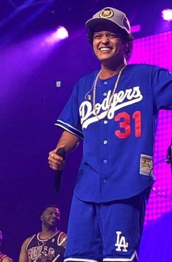 ToddtheShow's tweet image. First look at Shohei Ohtani's new interpreter.