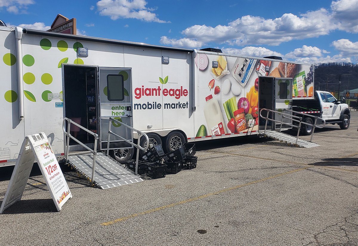 A 'grocery store on wheels' has begun making stops in #Duquesne. @GiantEagle's Mobile Market made its first visit on St. Patrick's Day and will return each Sunday, reports Tom Leturgey. The store visits communities classified as 'food deserts': almanac.tubecityonline.com/almanac/?e=3383