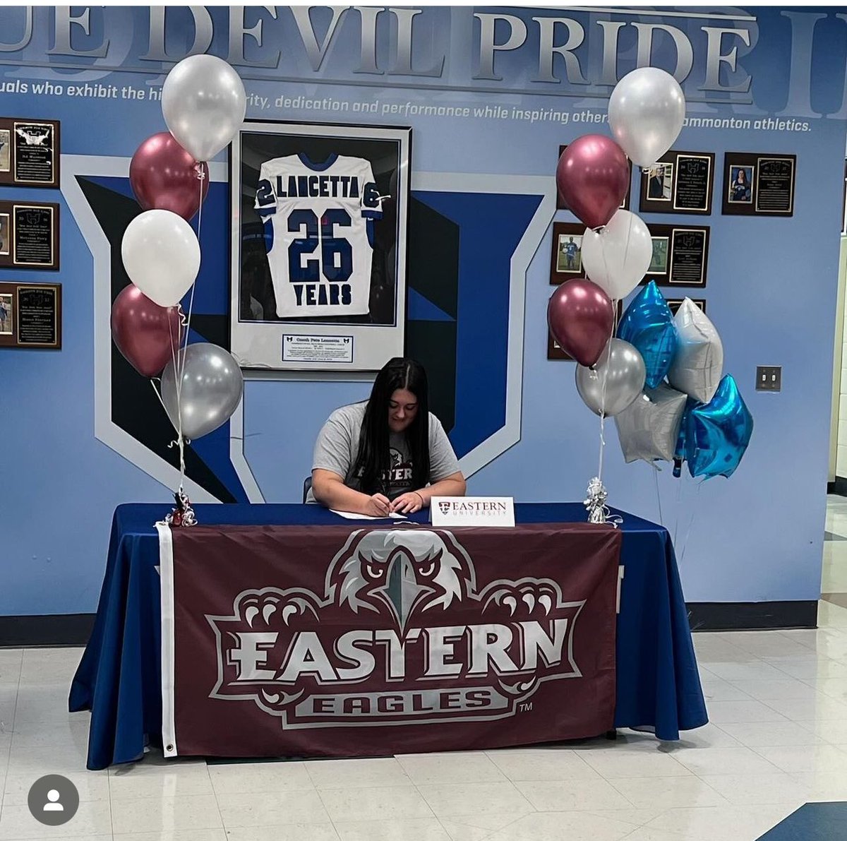 Congrats to our senior Ang Catania on her upcoming college career playing hockey at <a href="/EUEagles/">Eastern Athletics</a> #nobodybetter