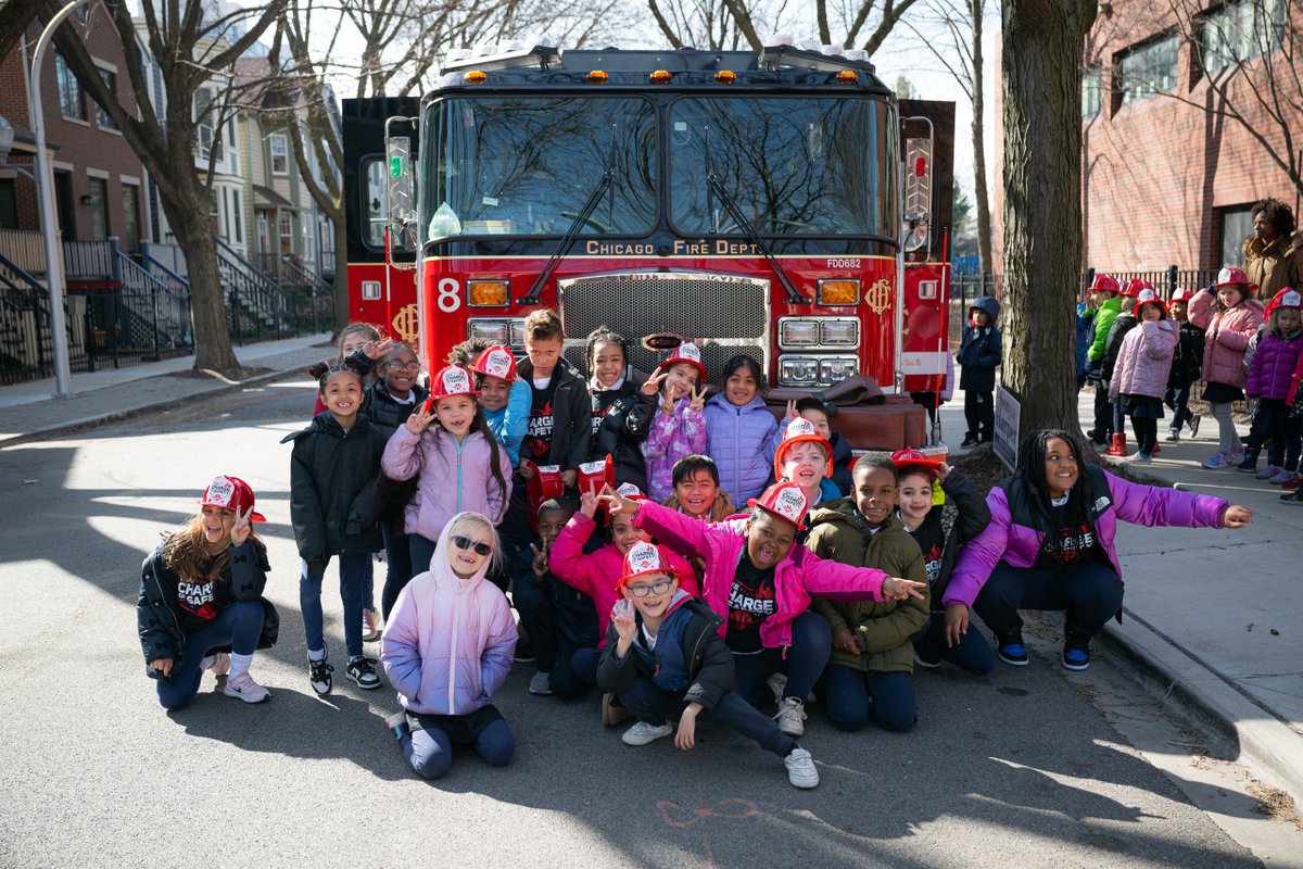 Learning fire safety tips to practice at home 🧯 The Bulls and @FirstAlert teamed up to hold a Take Charge of Safety Event at South Loop Elementary School. 📷 ➡️ on.nba.com/3IM2FZR