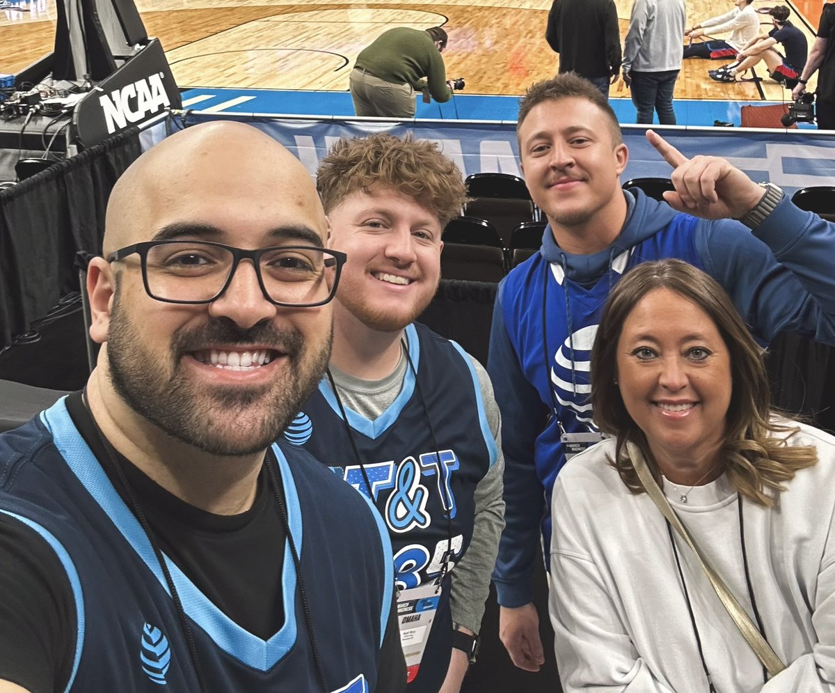 BoldNP BALLERS. #marchmadess #mmselfie #NCAABasketball #roadtothefinalfour #lifeatatt @BOLDNP @TheoAlomran @NoahBucy_ @christiankarch @LifeAtATT @SeabaughAmanda @JohnPalmer_ER