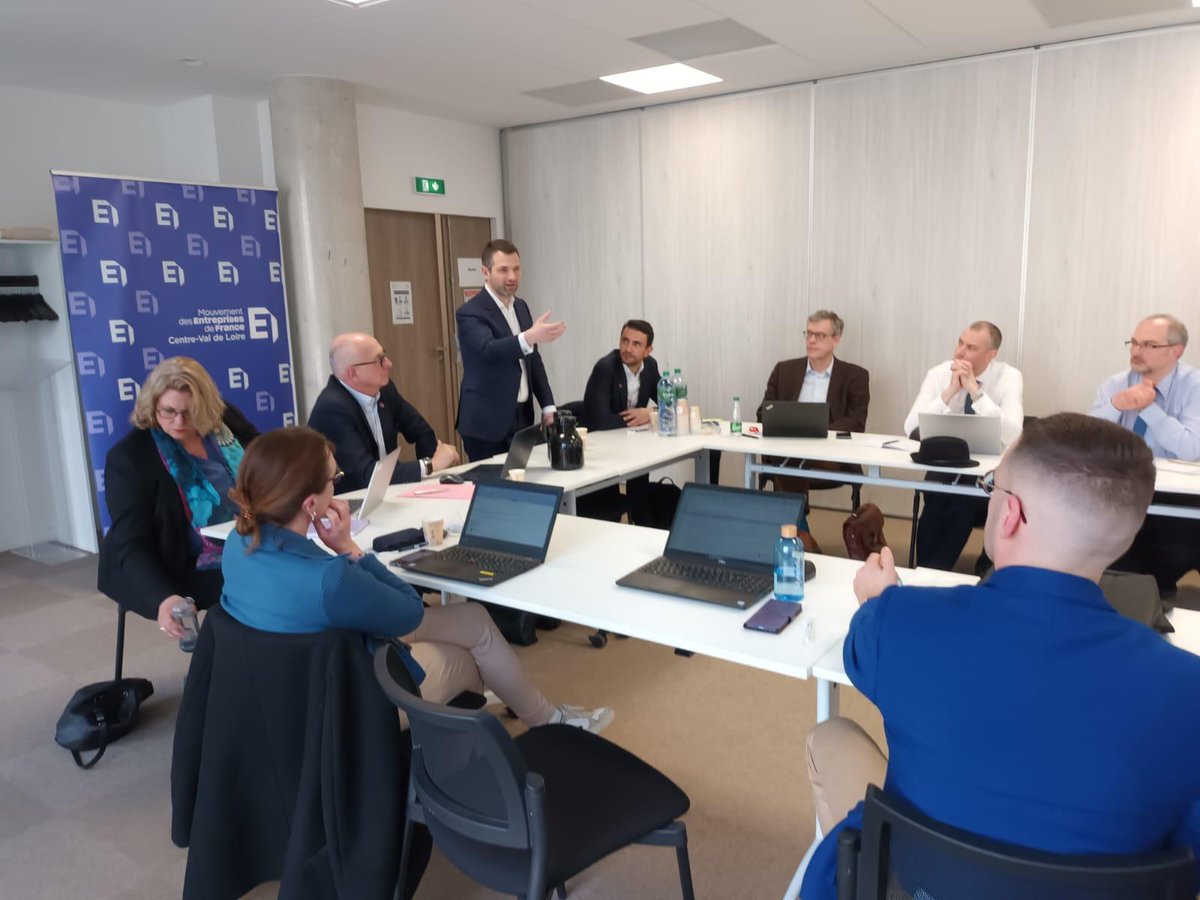 Avec les adhérents du MEDEF Centre-Val de loire à #Orléans.

Merci pour vos idées qui contribueront aux propositions du <a href="/medef/">Mouvement des Entreprises de France</a> pour l'#Europe. Nous avons besoin que l'UE retrouve rapidement le bon sens économique. Nous ferons tout pour que la voix des entreprises soit entendue.
