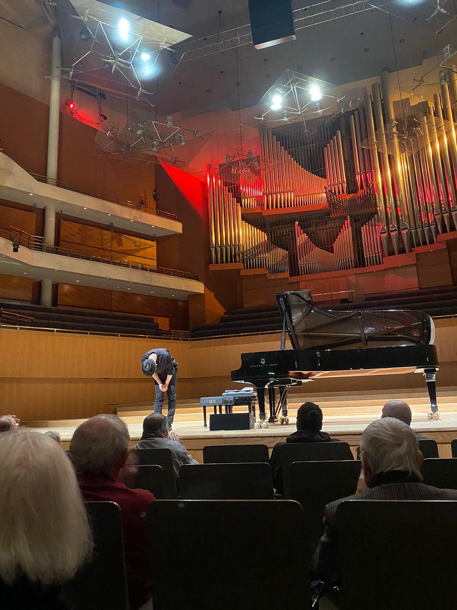 A truly special opportunity to play music of Debussy, @missymazzoli and Rachmaninoff at the magnificent @bridgewaterhall. Thank you everyone who came to listen and special thanks to @McrMiddays for the opportunity.