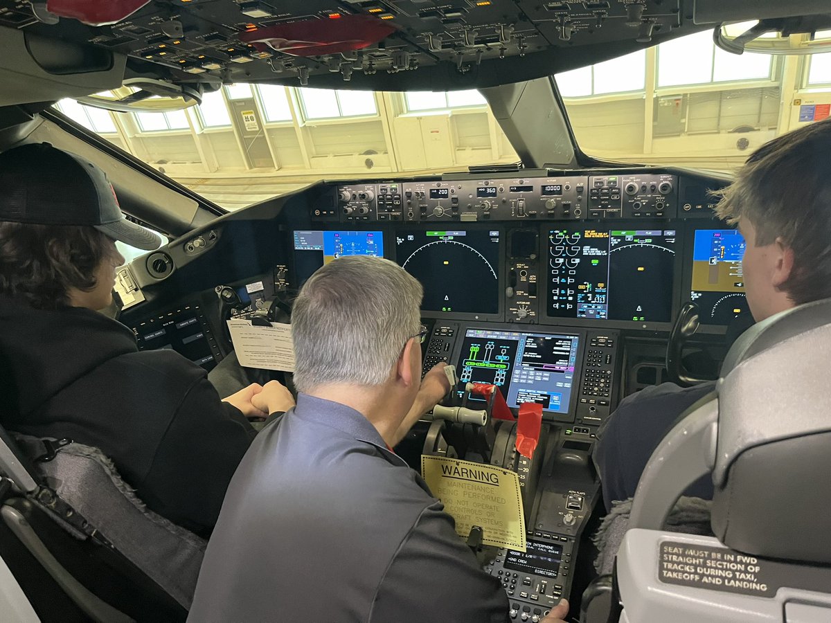 #leydenpride East and West Auto Service Classes visited <a href="/AmericanAir/">americanair</a> at  Ohare airport today.  Students toured the vehicle service shop and the plane repair hangars.