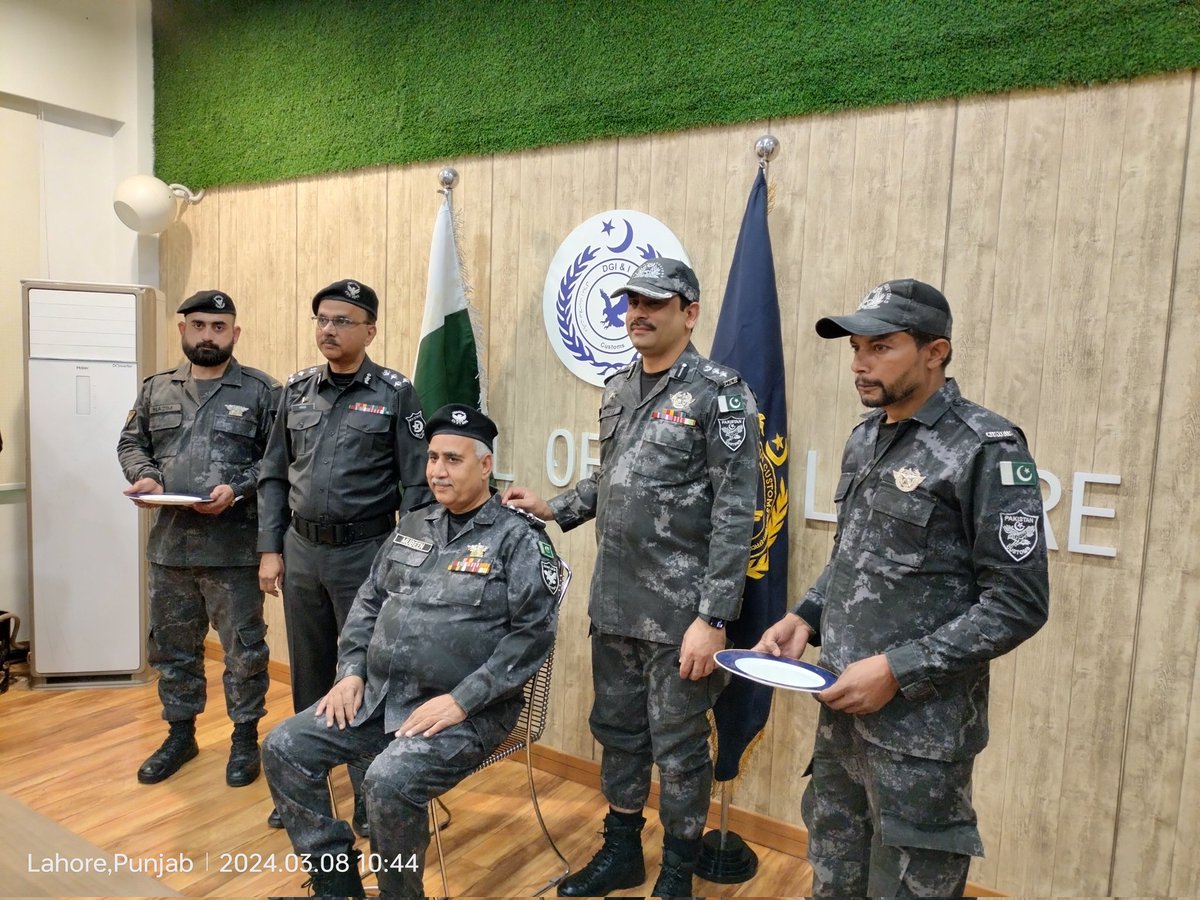 Int_Customs_Lhr's tweet photo. Promotion of 05 Inspectors to the rank of Superintendent in Customs Intelligence Lahore
 @Rizwan1805 @CustomsToday @ARYNEWSOFFICIAL @Dawn_News @dawn_com @ExpressNewsPK @ExpressTribune @city42 @24NewsHD @sammatv @geonews_urdu @AikNewsPakistan @NeoNewsUR @SunoTvOfficial https://t.co/QrFX3BqMRx