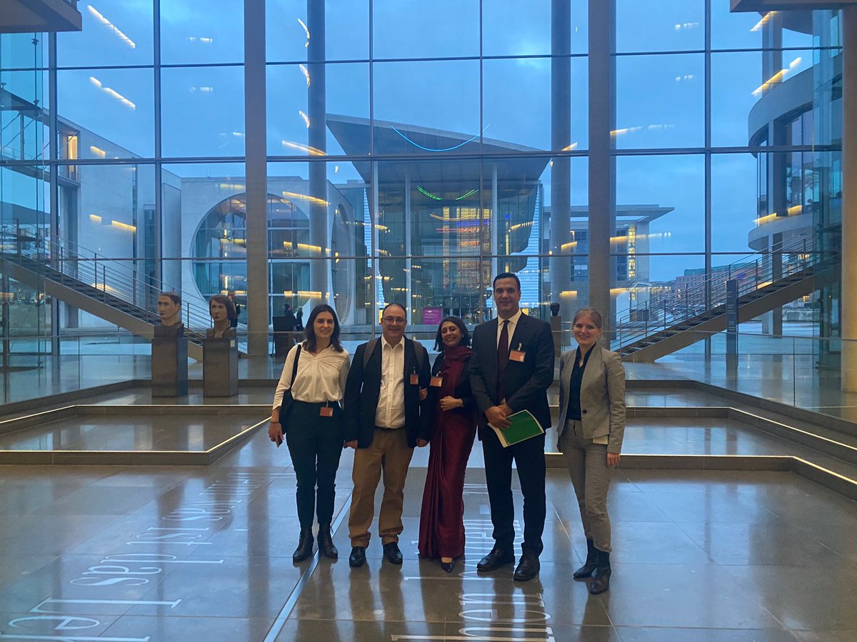 At the German Bundestag today, presenting our report on Koerber Emerging Middle Powers. The building and surroundings so full of history, and so different just 30 years ago.