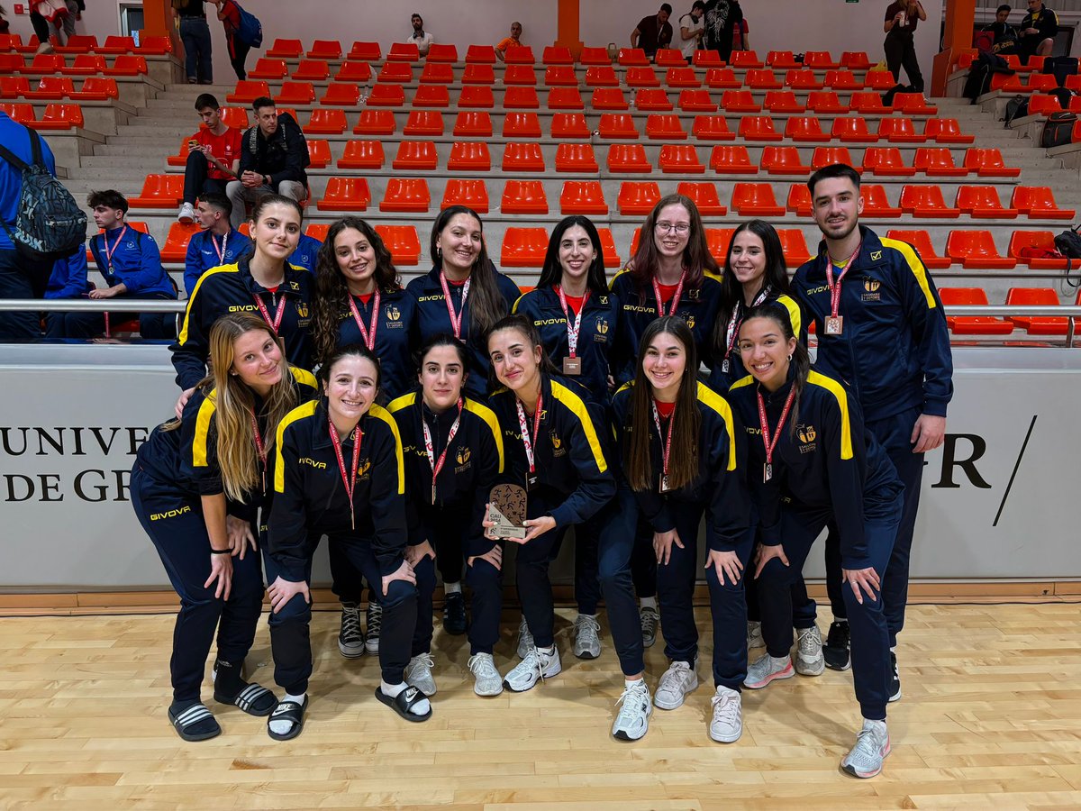 #CAU2024 El equipo femenino de #voleibol consigue el bronce en los Campeonatos Andaluces Universitarios. ¡Enhorabuena campeonas, magnífico resultado! 🌟🥉👏👏👏
#LaUPOesDeporte 
#TalentoUPO