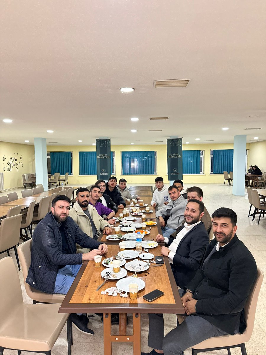 📍Tekirdağ Kapaklı 
Sahurumuzu genç kardeşlerimiz ile niyet ettik 

#akgençlik 
<a href="/eyupkadirinan/">Eyyüp Kadir İnan</a> 
<a href="/av_aligumus/">ALİ GÜMÜŞ</a> 
<a href="/CuneyttYuksell/">Cüneyt Yüksel</a> 
<a href="/oeyoruk/">Osman Ertuğrul YÖRÜK</a> 
<a href="/alibayramdogan/">Av. Ali Bayram DOĞAN 🇹🇷</a> 
<a href="/Ademifci8/">Adem Çifci</a> 
<a href="/mcetinkapakli59/">Mustafa Çetin</a> 
<a href="/MecitCogal/">Mecit Çoğal</a>