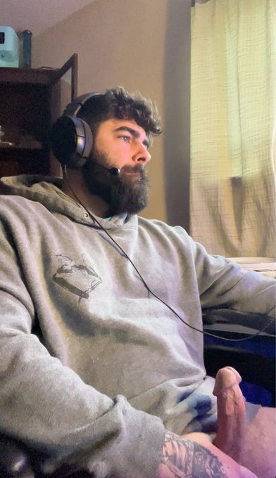 Any gamers out there?  New video now live for my VIPs of me unloading.   Join in on the action: https://t<a href="/tag/beards"class="tags"><span>#beards</span></a><a href="/tag/buldge"class="tags"><span>#buldge</span></a><a href="/tag/dilfs"class="tags"><span>#dilfs</span></a><a href="/tag/greysweatpantsseason"class="tags"><span>#greysweatpantsseason</span></a><a href="/tag/greysweatpants"class="tags"><span>#greysweatpants</span></a>