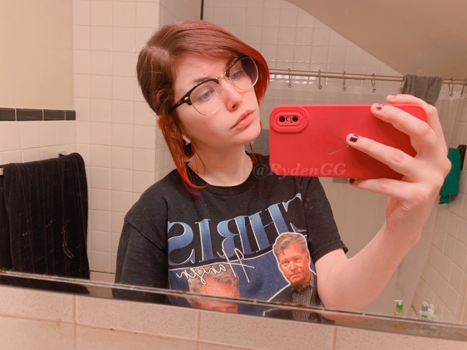 why don&rsquo;t you have a seat right over there?? 🙂🙃 https://t.co/UEFPM4rSEj<a href="/tag/apclips"class="tags"><span>#apclips</span></a>