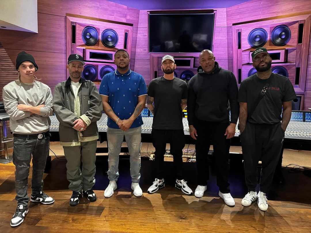 'Nada para ver aqui... muito para ouvir' — Eminem via Instagram, com Dr. Dre, Mr. Porter, Royce 5’9”, Alchemist e Ez Mil