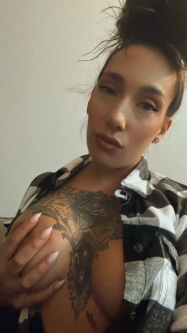 It&rsquo;s the nails for me 💅🏽 https://t.co/BfqJY8asy4<a href="/tag/tittytuesday"class="tags"><span>#tittytuesday</span></a><a href="/tag/tattedup"class="tags"><span>#tattedup</span></a><a href="/tag/subscribe"class="tags"><span>#subscribe</span></a><a href="/tag/paypigs"class="tags"><span>#paypigs</span></a><a href="/tag/tattedwomen"class="tags"><span>#tattedwomen</span></a>