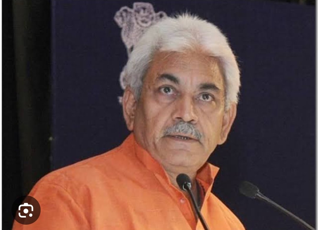 majid_yase16888's tweet image. Article 370's revocation has unlocked Kashmir's potential as a tourist hotspot under LG Manoj Sinha's stewardship. From national to international tourists, people are flocking to experience the valley's beauty and hospitality. #TourismBoom #ModiEffect