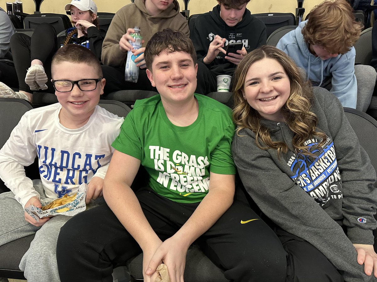 HAPPY MARCH MADNESS!! 
#MMSelfie #MarchMadness