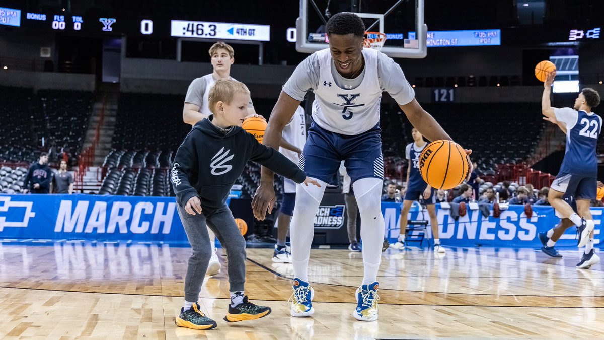 Yale Men's Basketball tweet media