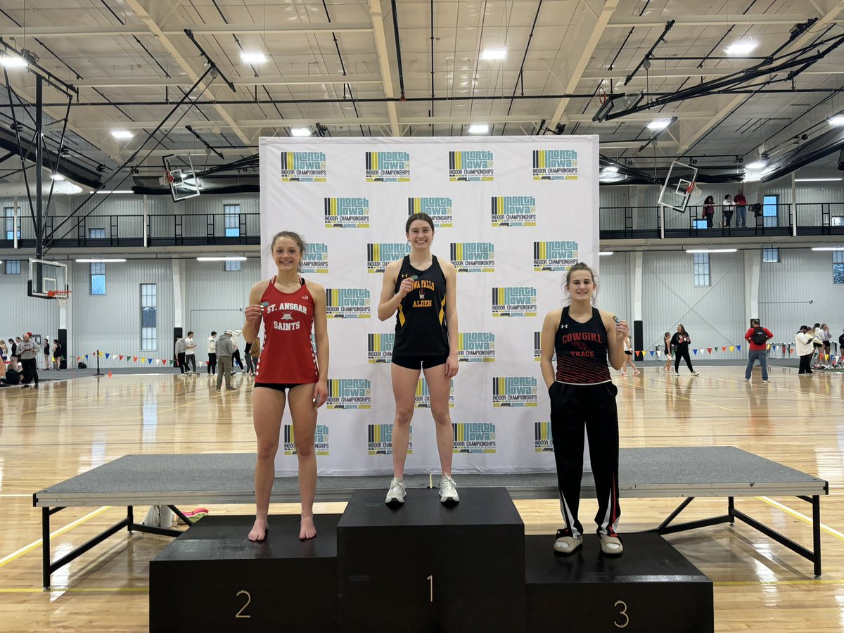 Congrats to Izzy Janssen for getting first place, PR, meet record, and the school record with a time of 9.69 in the 60 meter huddles.🥇👏👏