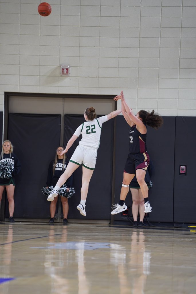 Charleston Women’s Hoops tweet media