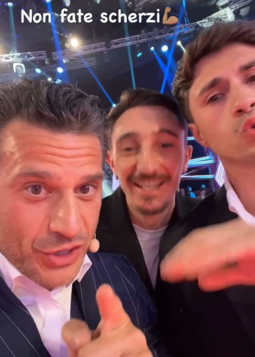 G1ngerleott41's tweet photo. “Abbiamo detto tutto, Napoli c'è!”♥️
Più di fare pubblicità durante la diretta con Alfy 🤭🤧♥️
VOTARE PERLA!🥰
#Perletti #GrandeFratello #ciropetrone #maddaloni https://t.co/ifeCT740wD