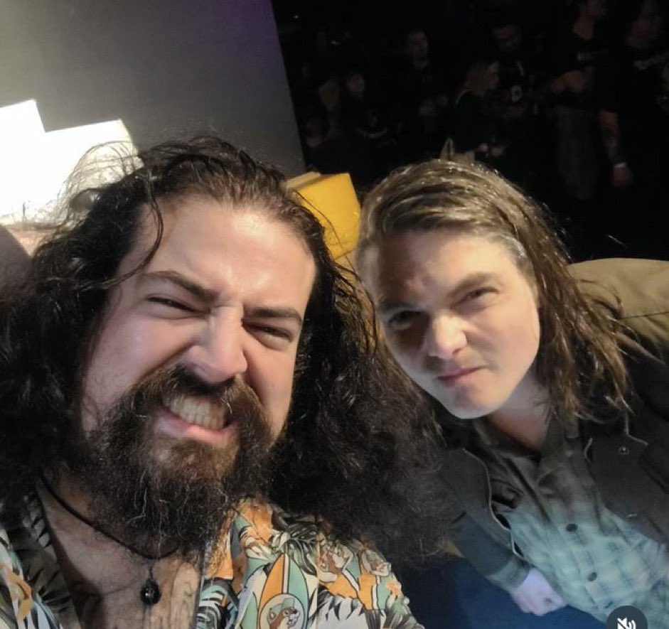 V4MPIREVEN0M's tweet photo. What the fuck  Gerard has their hair tied back in a ponytail in the pic with the glasses I feel. Insane https://t.co/P3cdTW8viE