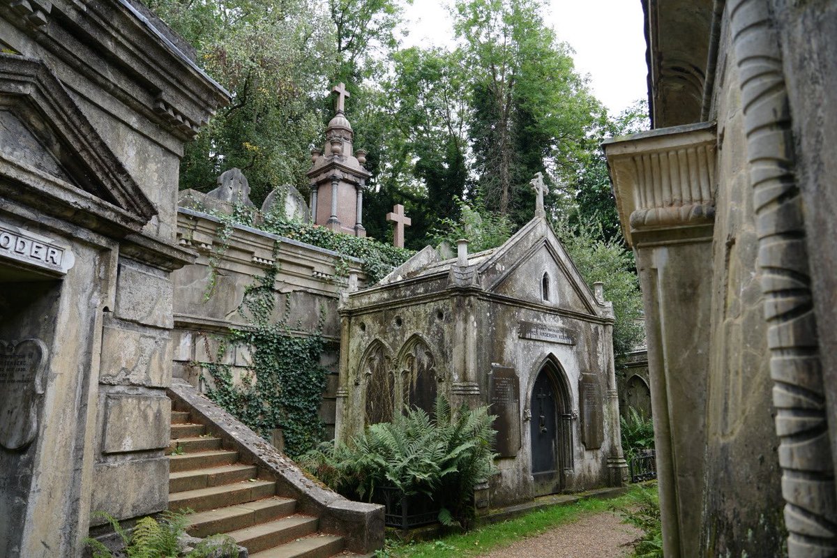 Highgate Cemetery (West), London Borough of Camden.
