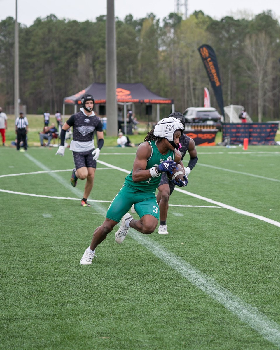 Trace_Burn4's tweet image. Working Hard in the Weight Room EVERYDAY!! @coachparker85 @Striving4_ALott @FIHSFOOTBALL