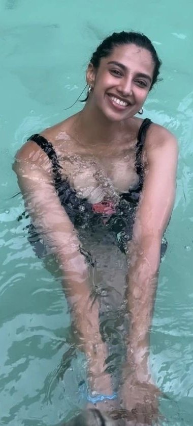 GJOA9zYXcAADbC2?format=jpg&name=900x900