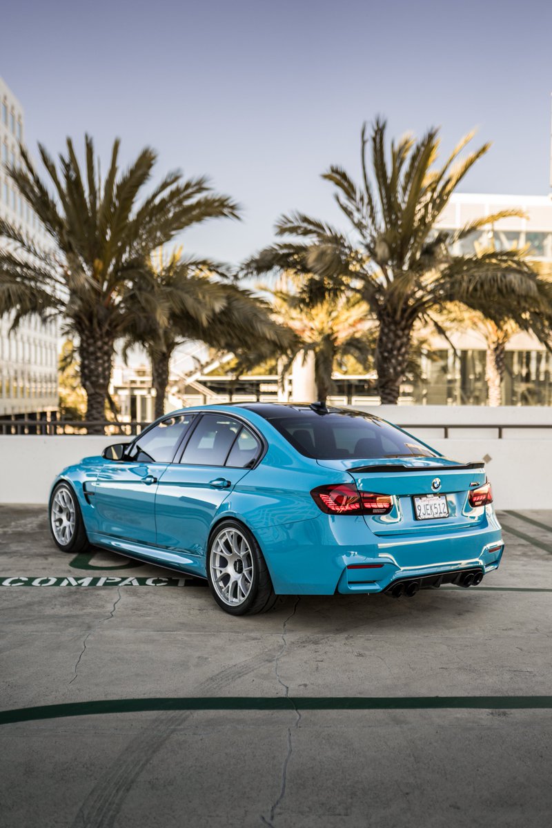 stek_usa's tweet photo. DYNOmiami-blue looks right on this F80 M3! If we didn’t know better, we’d say it was paint, and others will too! Our Fashion Film PPF’s are derived from automotive paint and feature a ceramic-infused top coat, creating phenomenal color tones and paint-like depth in the finish. https://t.co/R5TMTmn8p9
