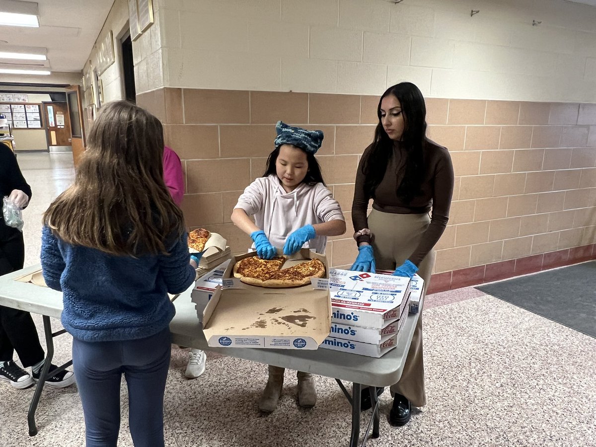 Emily Diotte (@diotteemily) on Twitter photo Ms O’Rourke and Ms Sussi help our <a href="/GlenwoodGriffin/">Glenwood Griffins</a> Council with their pizza fundraiser! #getinvolved #community #action <a href="/teach_terri/">Terri Barrette</a> Ms O’Rourke and Ms Sussi help our <a href="/GlenwoodGriffin/">Glenwood Griffins</a> Council with their pizza fundraiser! #getinvolved #community #action <a href="/teach_terri/">Terri Barrette</a>