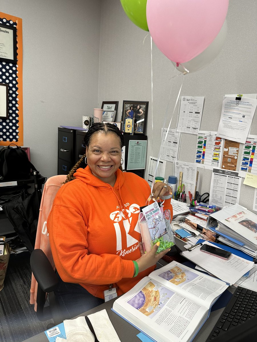 Alief_Career's tweet photo. Happy National Athletic Trainers Month to these two ladies! Your skills are invaluable, and we appreciate all that you do ! @MsPlatt2 @ACACsportsmed @AliefISD @AliefCTE https://t.co/MKZeWhiyKB