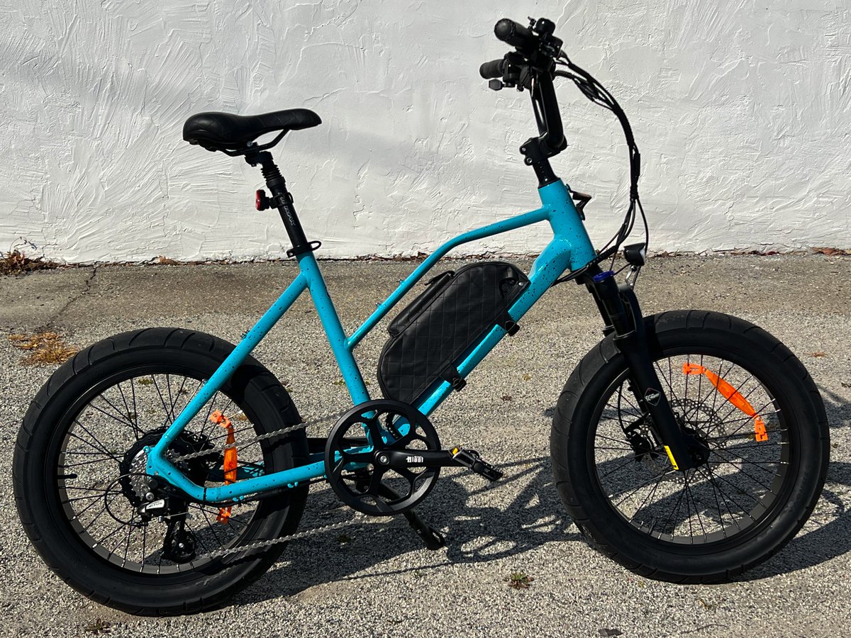 ebike_central's tweet photo. Compact, Throttle option, Four Colors, Custom Battery bag, Street or Off Road Fat tires, and a Bottle Opener, you can have it all on the Surface604 Soda! We offer it and you can check it out here: https://t.co/ognKIkBssH https://t.co/VTT57gtlsv
