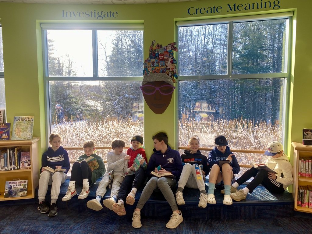 What's a great way to start the day? Reading in our library!