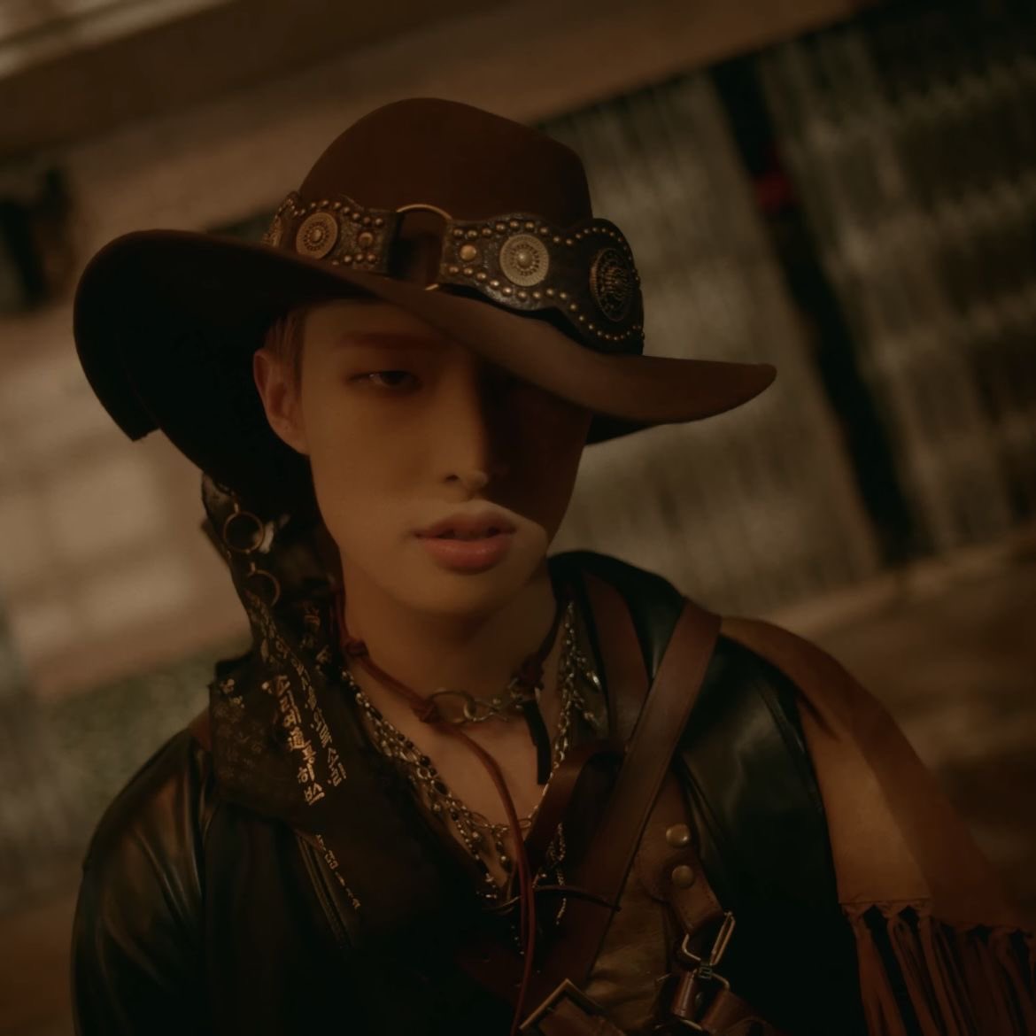 minjinzstar's tweet photo. my cowboy and cowgirl 🖤🤍 https://t.co/qCk1P3aO6W