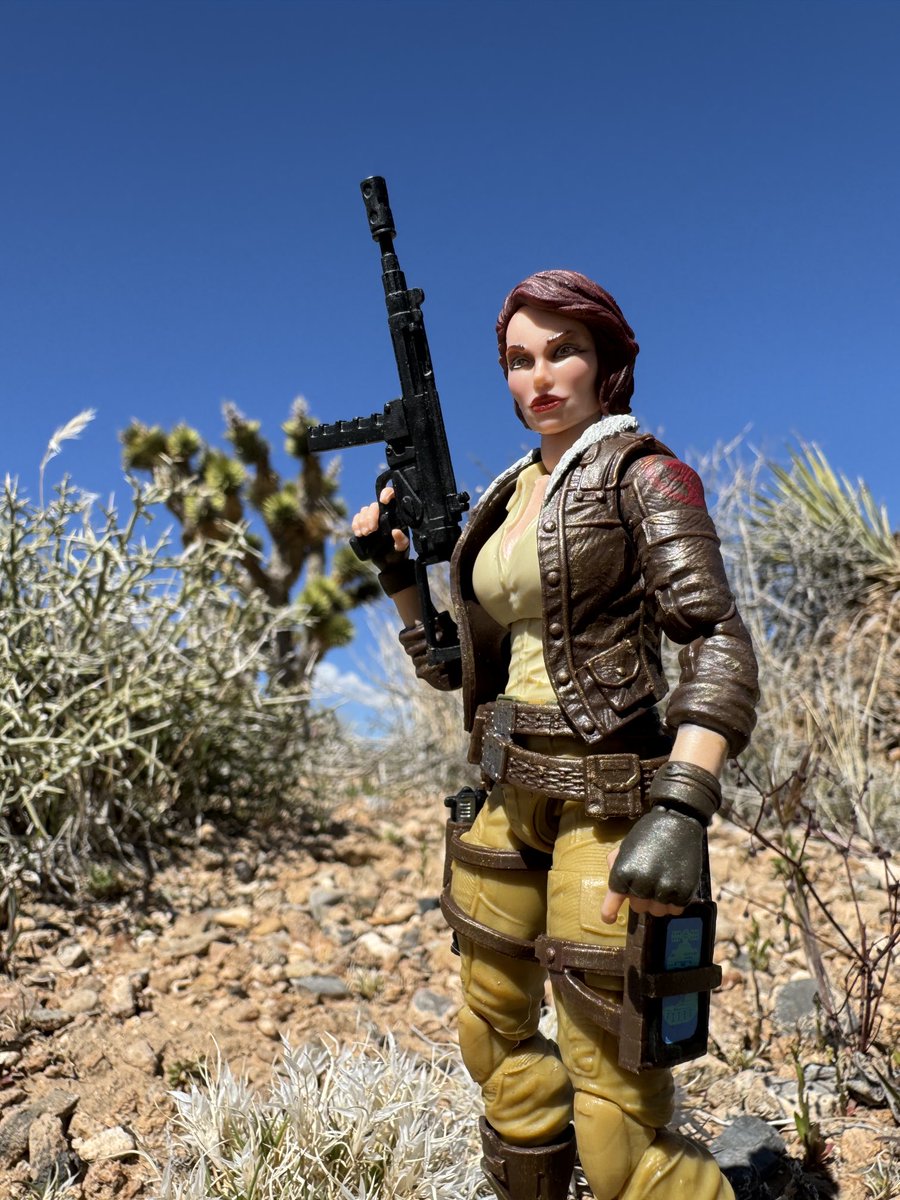 CletusOfCobra's tweet photo. Cover Girl. #cletusthedesertcobraofficer #chadsjoesandcobras
#Cobra #GIJoeClassified #Gijoe #cobraclique
#gijoeisthere #GIJoeARealAmericanHero #6inch #6inchscale #Hasbro #GridironStudios #GridironProps #CoverGirl #CourtneyKreiger https://t.co/Car2a79EYS
