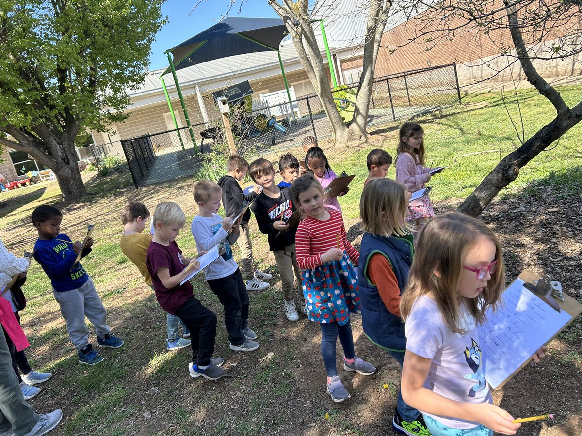 BrittanyEmbler's tweet photo. Today we took Science outside! ☀️ We observed signs of spring since we have been learning about weather &amp; things that happen in spring! Look at these scientists! @oakgrovees @bevbOtterP @JoTOtterap https://t.co/xPDAi5LQE0