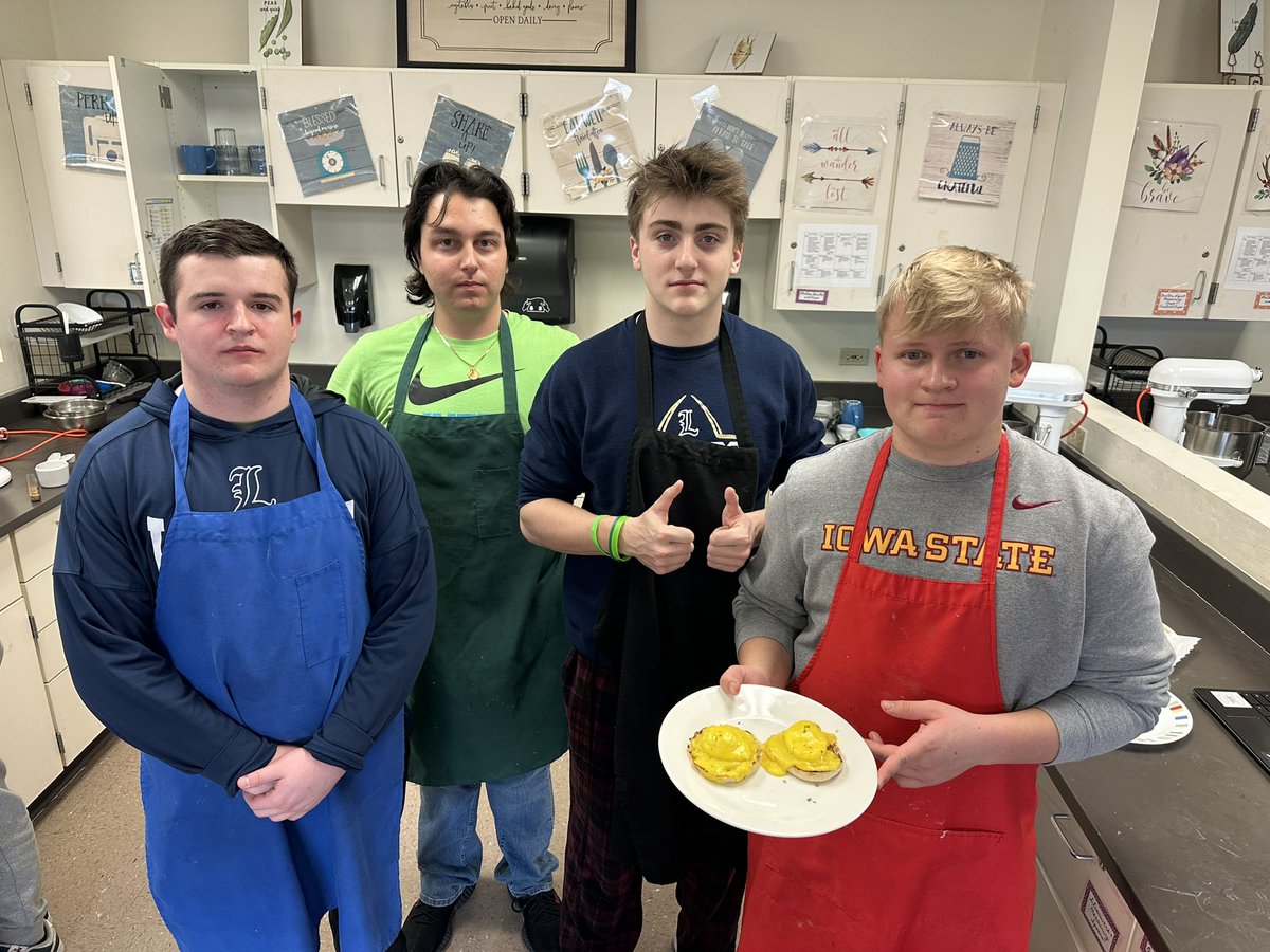 My favorite days are when students say “ I did not think I was going to like this and it actually was SO GOOD!” We present to you, Eggs Benedict with homemade hollandaise sauce 🥚 🤤