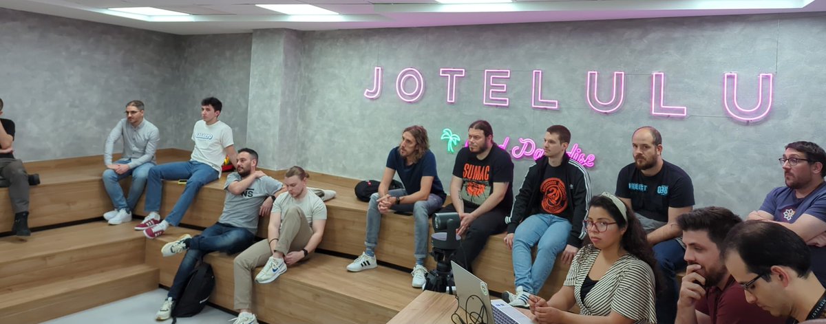 MadridDevops's tweet image. Muchas gracias a todos los asistentes a la charla de #madrid_devops de hoy sobre &quot;Orquestación de aplicaciones eBPF en Kubernetes y Fedora&quot; con @danielmellado_  en las oficinas de @jotelulu.