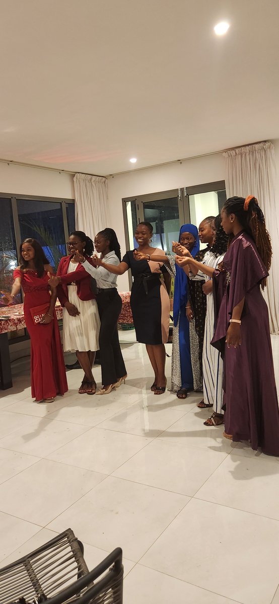 AmbCanBFA's tweet image. La résidence officielle @AmbCanBFA a abrité une soirée de réseautage qui a regroupé les leaders d'un jour dont notre Ambassadrice Aïcha, leurs homologues et des femmes leaders du #BurkinaFaso dans divers secteurs. 🙏à toutes!
Le Canada est fier de renforcer le #leadershipféminin.