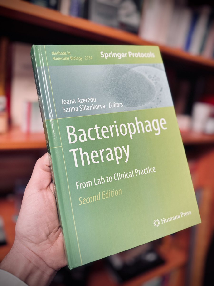 FerryLyon's tweet image. ✨ Very pleased to have contributed to this new #phagetherapy bible 📗➡️ link.springer.com/book/10.1007/9…! This long-awaited second edition of the acclaimed &quot;Bacteriophage Therapy; From Lab to Clinical Practice&quot; edited by Sanna Sillankorva and Joana Azeredo @azeredo_joana details…
