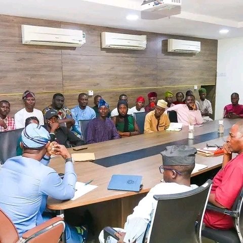 JacobAdeshinaFr's tweet photo. On Wednesday, March 20th, 2024, the 5th Assembly of the Lagos State Youth Parliament were graciously hosted by the management of the Ministry of Youth and Social Development, Lagos State. https://t.co/2z78n9V0Of
