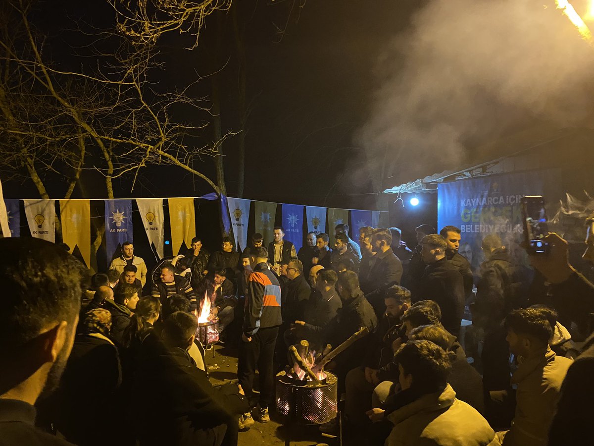 AKGencSakarya's tweet photo. 📍Kaynarca

Ramazan’ın bereketi, gençliğin ateşi diyerek yola çıktık İlçe Belediye Başkan Adayımız Mustafa Özer ile birlikte ilçemizdeki genç arkadaşlarımızla iftar sofrasında buluştuk.
Ortam Efsane, Muhabbetimiz Şahane😎🔥 https://t.co/sdLuZqGgkM