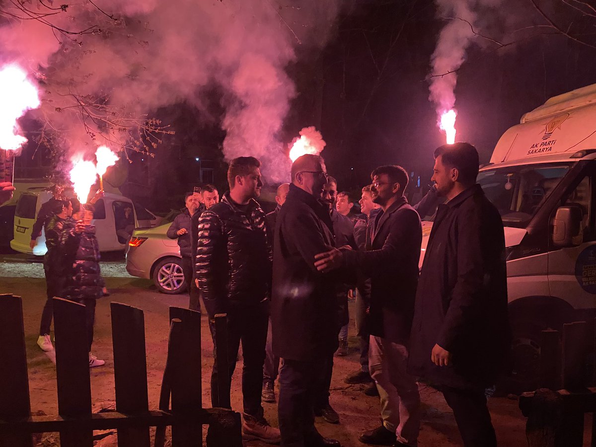 AKGencSakarya's tweet photo. 📍Kaynarca

Ramazan’ın bereketi, gençliğin ateşi diyerek yola çıktık İlçe Belediye Başkan Adayımız Mustafa Özer ile birlikte ilçemizdeki genç arkadaşlarımızla iftar sofrasında buluştuk.
Ortam Efsane, Muhabbetimiz Şahane😎🔥 https://t.co/sdLuZqGgkM